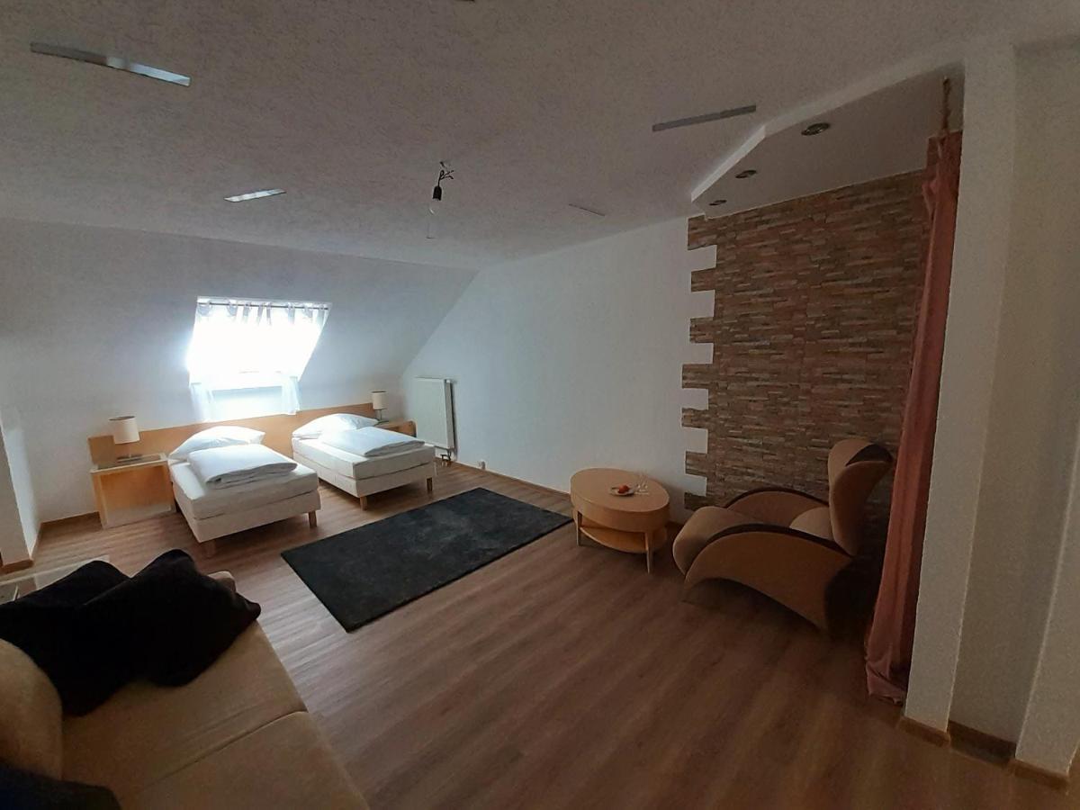 Apartment City Metzingen Reutlingen Bagian luar foto